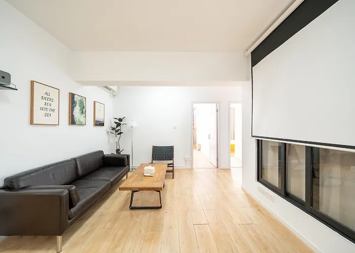 Zhenyuan-4Bedrooms 2Bathroom,Near People\'S Square