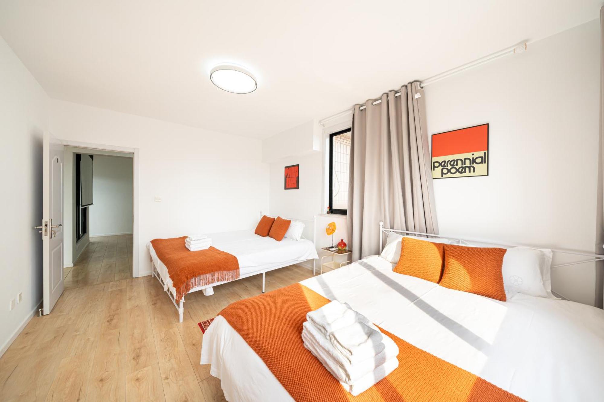 Zhenyuan-4bedrooms 2bathroom,near People's Square Apartment Shanghai