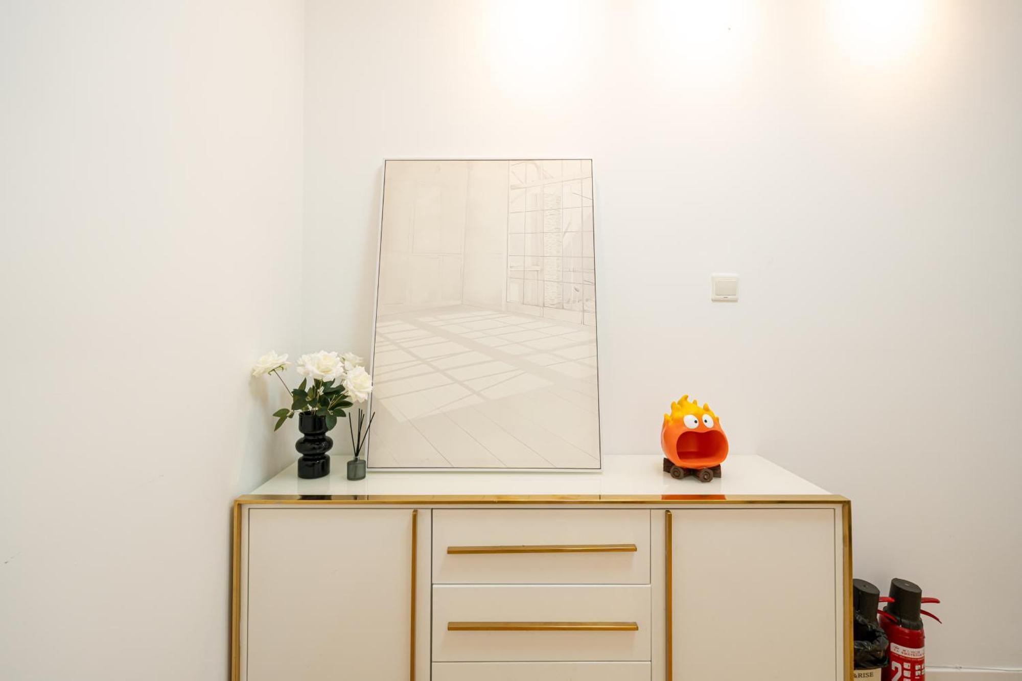 Zhenyuan-4bedrooms 2bathroom,near People's Square Apartment Shanghai